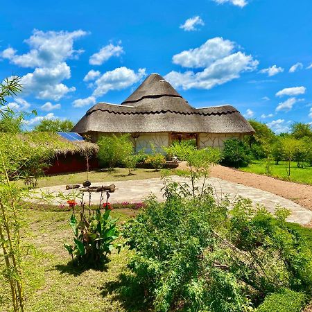 Murchison Falls Bamboo Village Paraa Dış mekan fotoğraf