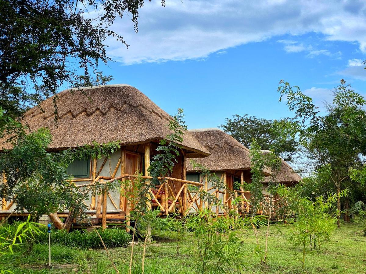 Murchison Falls Bamboo Village Paraa Dış mekan fotoğraf