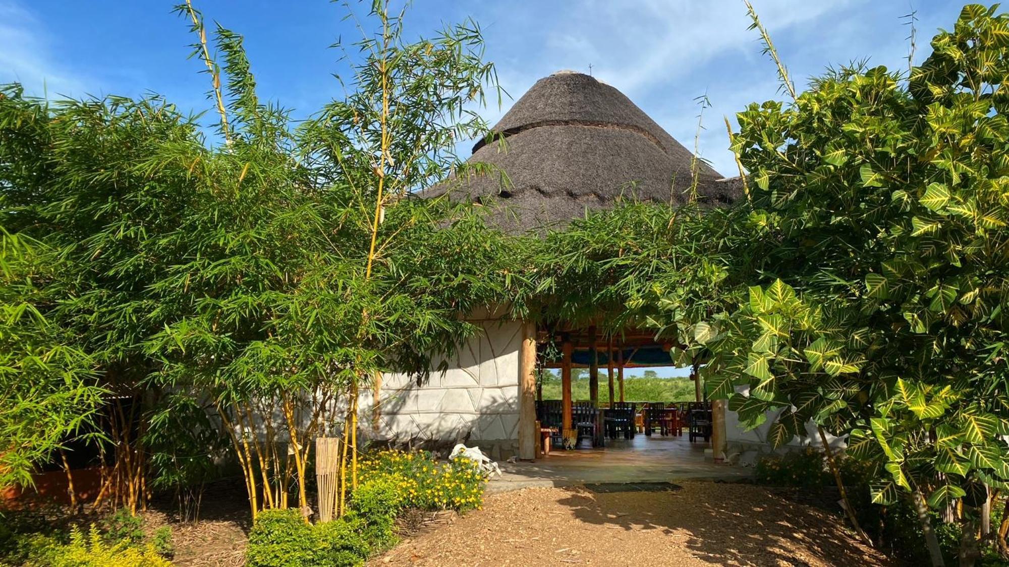 Murchison Falls Bamboo Village Paraa Dış mekan fotoğraf